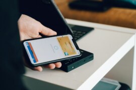 Review thẻ tín dụng Techcombank Spark: Phí thường niên và quyền lợi thực tế